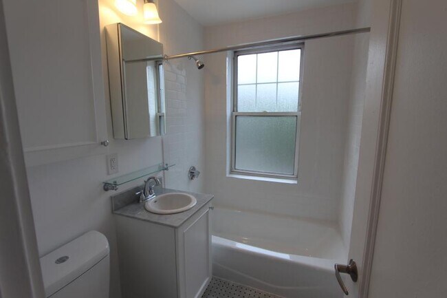 Building Photo - 1.0 bedroom in Cambridge Massachusetts 02138