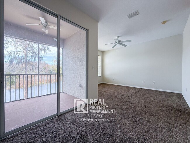 Building Photo - 2047 Park Crescent Dr