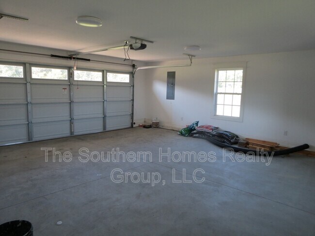 Building Photo - 975 Co Rd 316