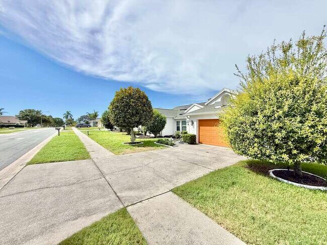 Building Photo - 1347 Overland Dr