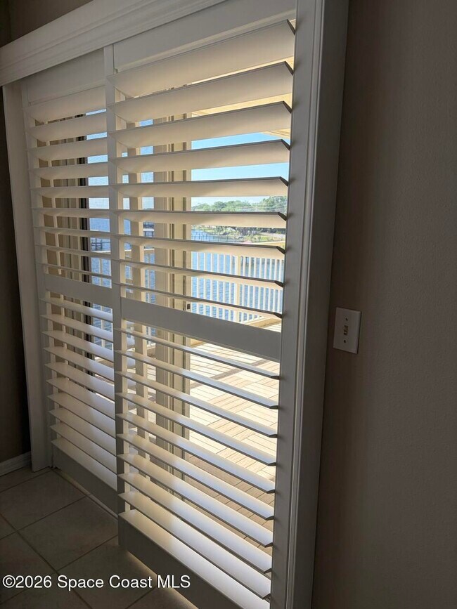 Building Photo - 104 Riverside Dr