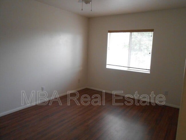 Building Photo - 1849 E 8th Ave