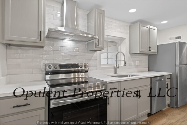 Building Photo - 1216 Stevens Ave NE