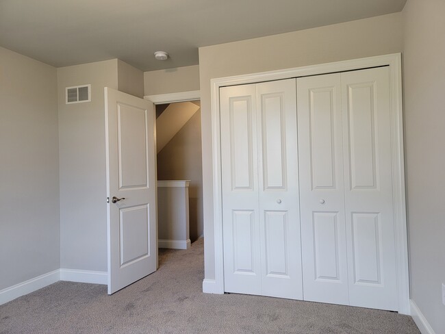 Building Photo - 262 Sage Blvd