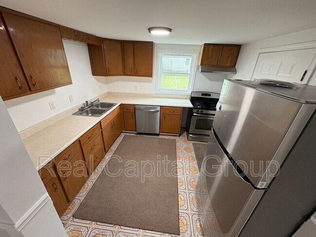 Building Photo - 117-119 Odell St
