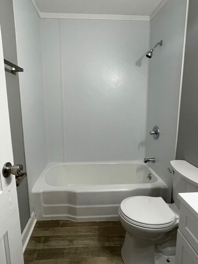 Building Photo - 383