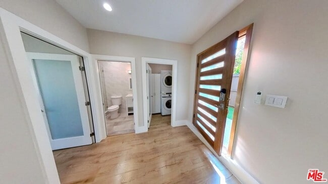 Building Photo - 6440 Yarmouth Ave