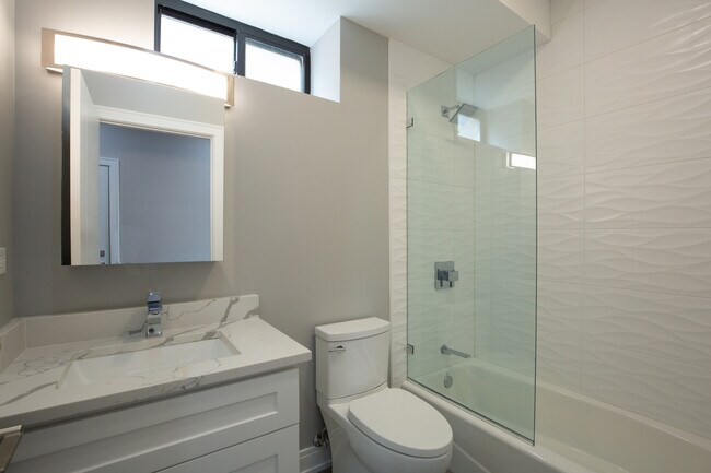 Building Photo - 2340 W 21st St