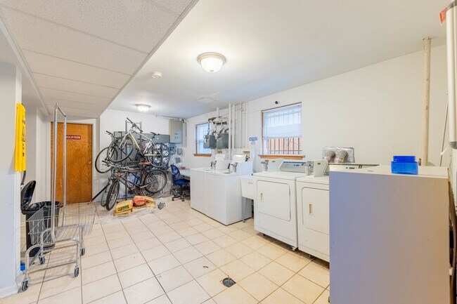 Building Photo - 4149 N Tripp Ave