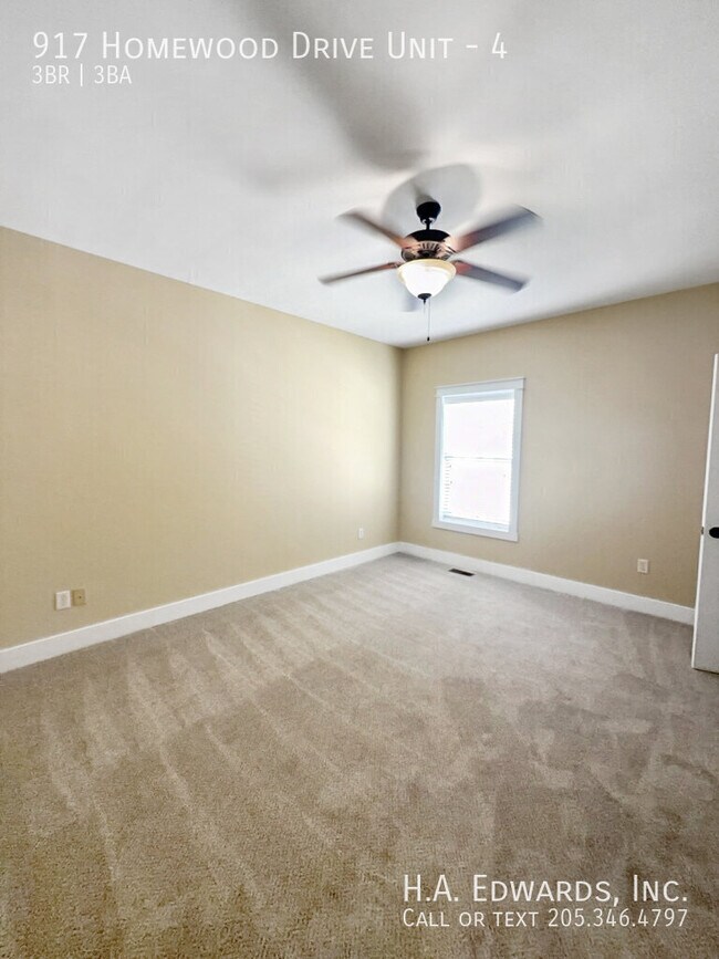 Building Photo - 917 Homewood Dr