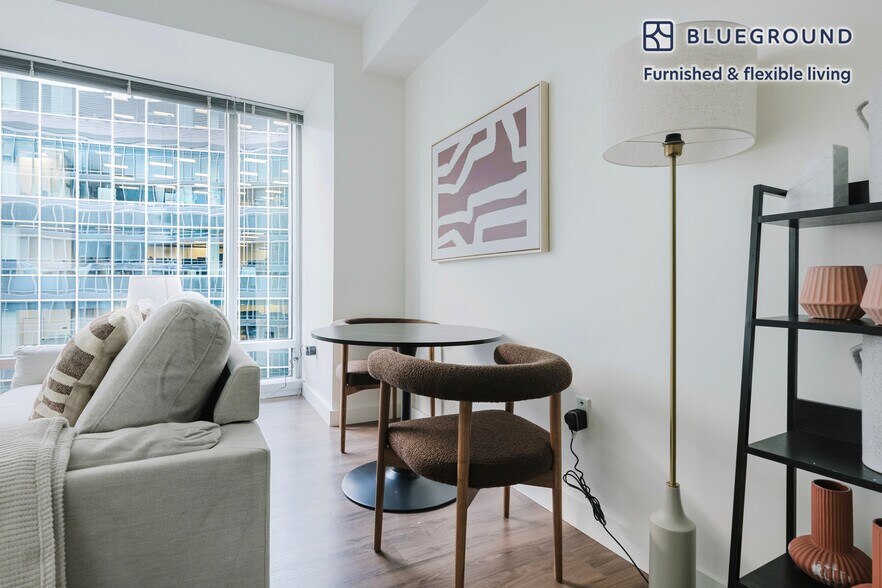 Building Photo - 1335 Boylston St