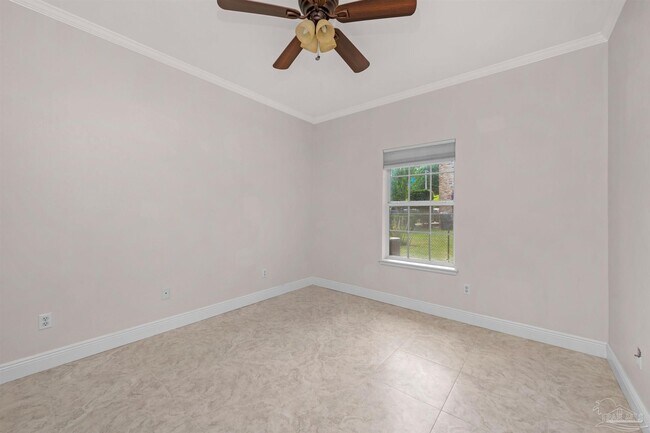 Building Photo - 8731 Thunderbird Dr