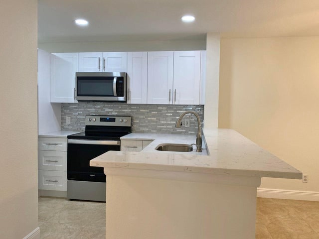 Building Photo - 1885 Palm Cove Blvd