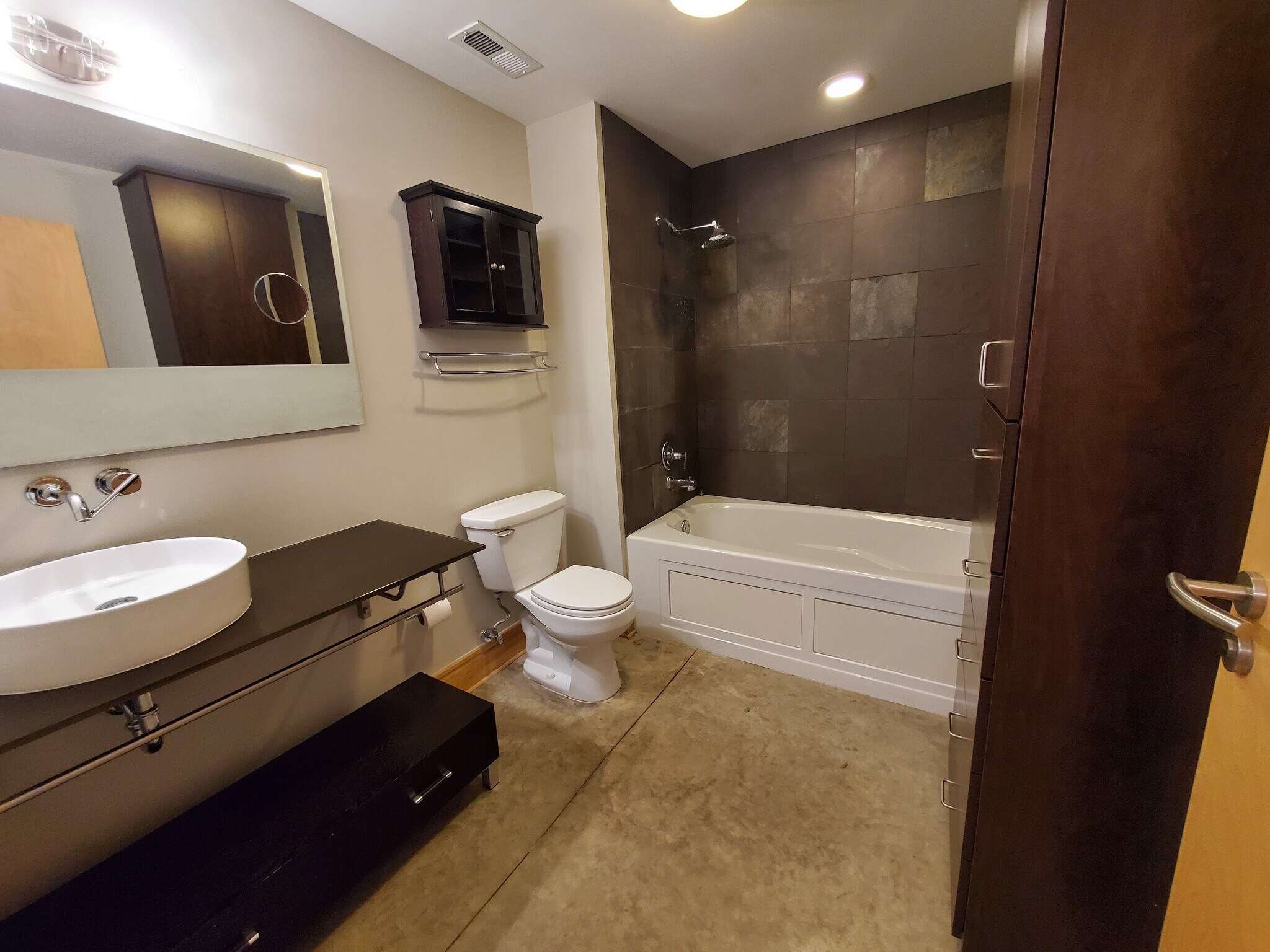 Building Photo - 411 N 22nd St