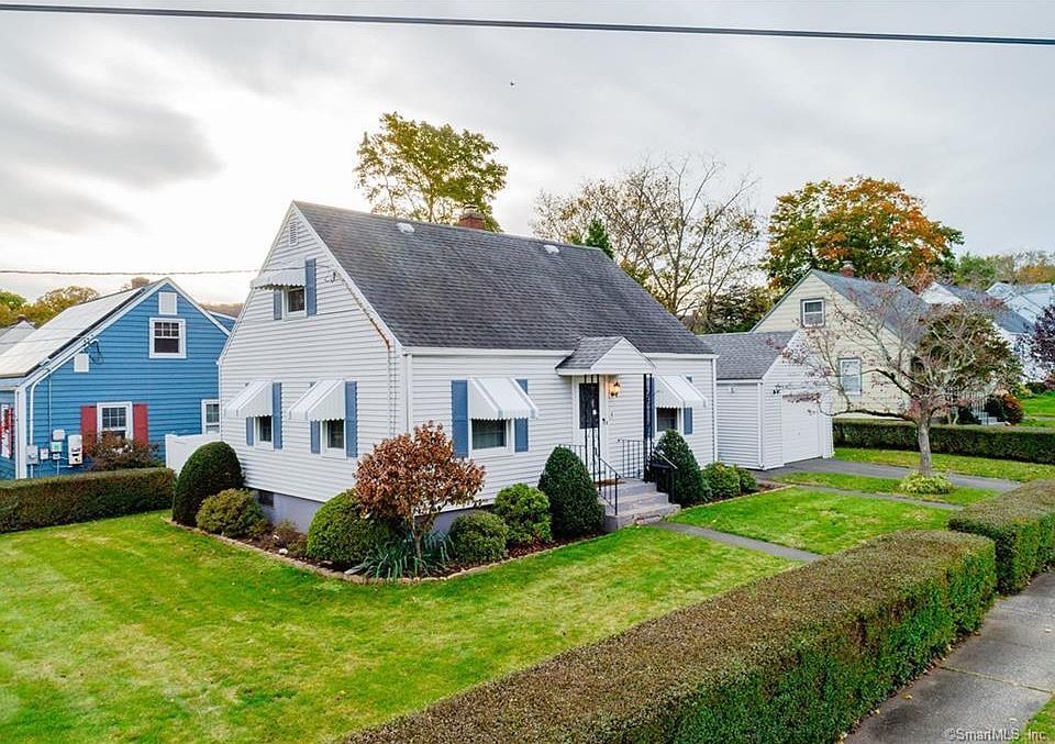 Building Photo - 4 Windsor Rd