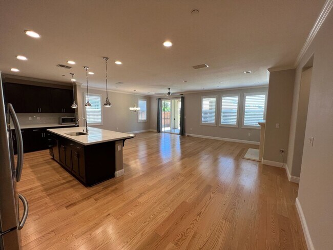 Building Photo - Newer single story home located in desirab...