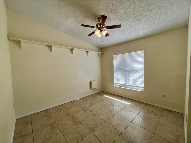 Building Photo - 945 Burlwood St