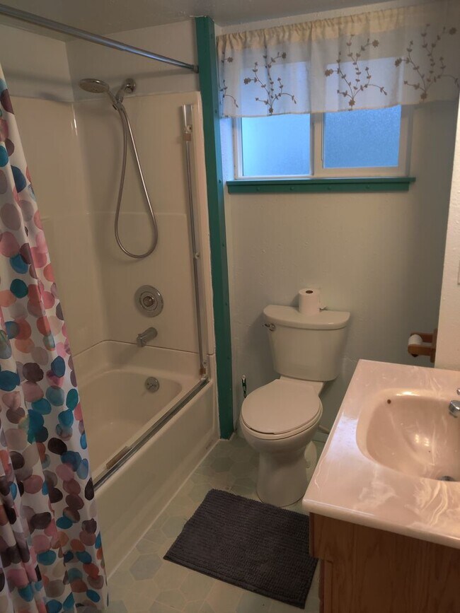 Building Photo - Your Next Home in the Heart of Richland — ...