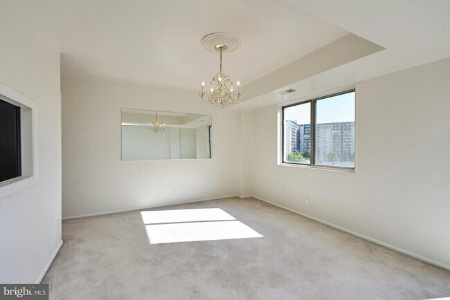 Building Photo - 5340 Holmes Run Pkwy