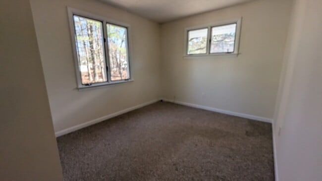 Building Photo - 10 Sherwood Ave