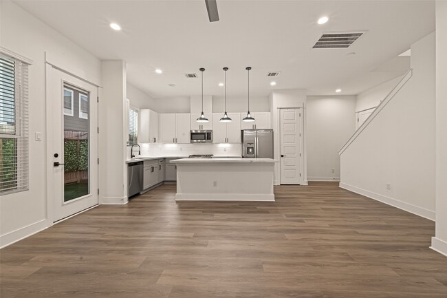 Building Photo - 7707 Johanna Pk Dr