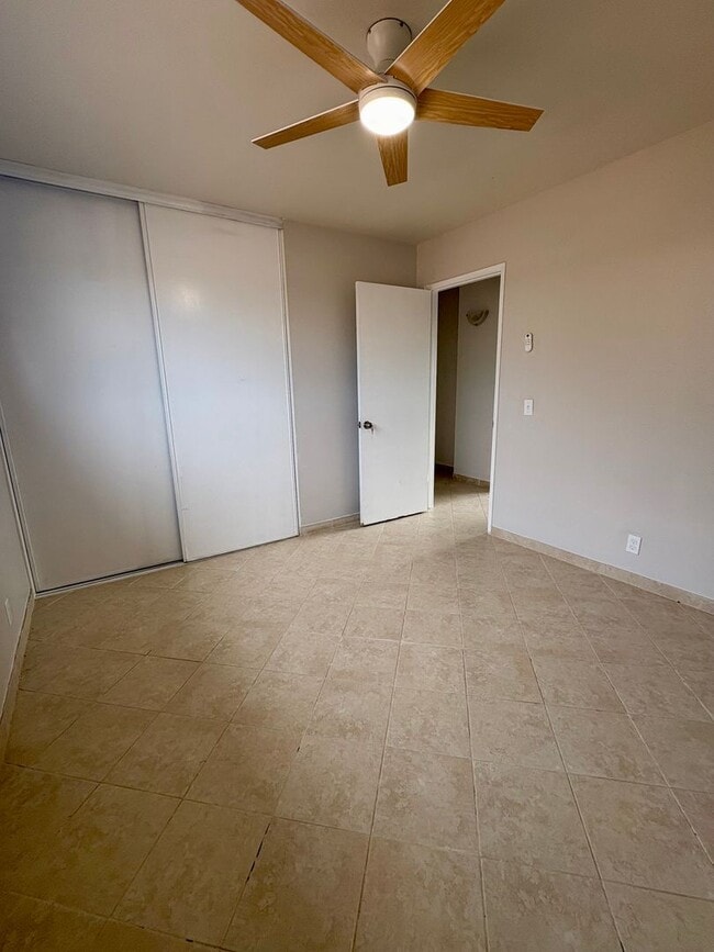 Building Photo - 1951 N Ventura Rd