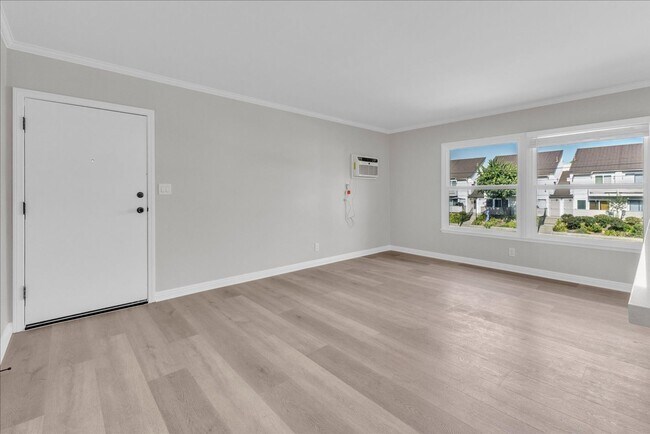 Building Photo - 4943 Coldwater Canyon Ave