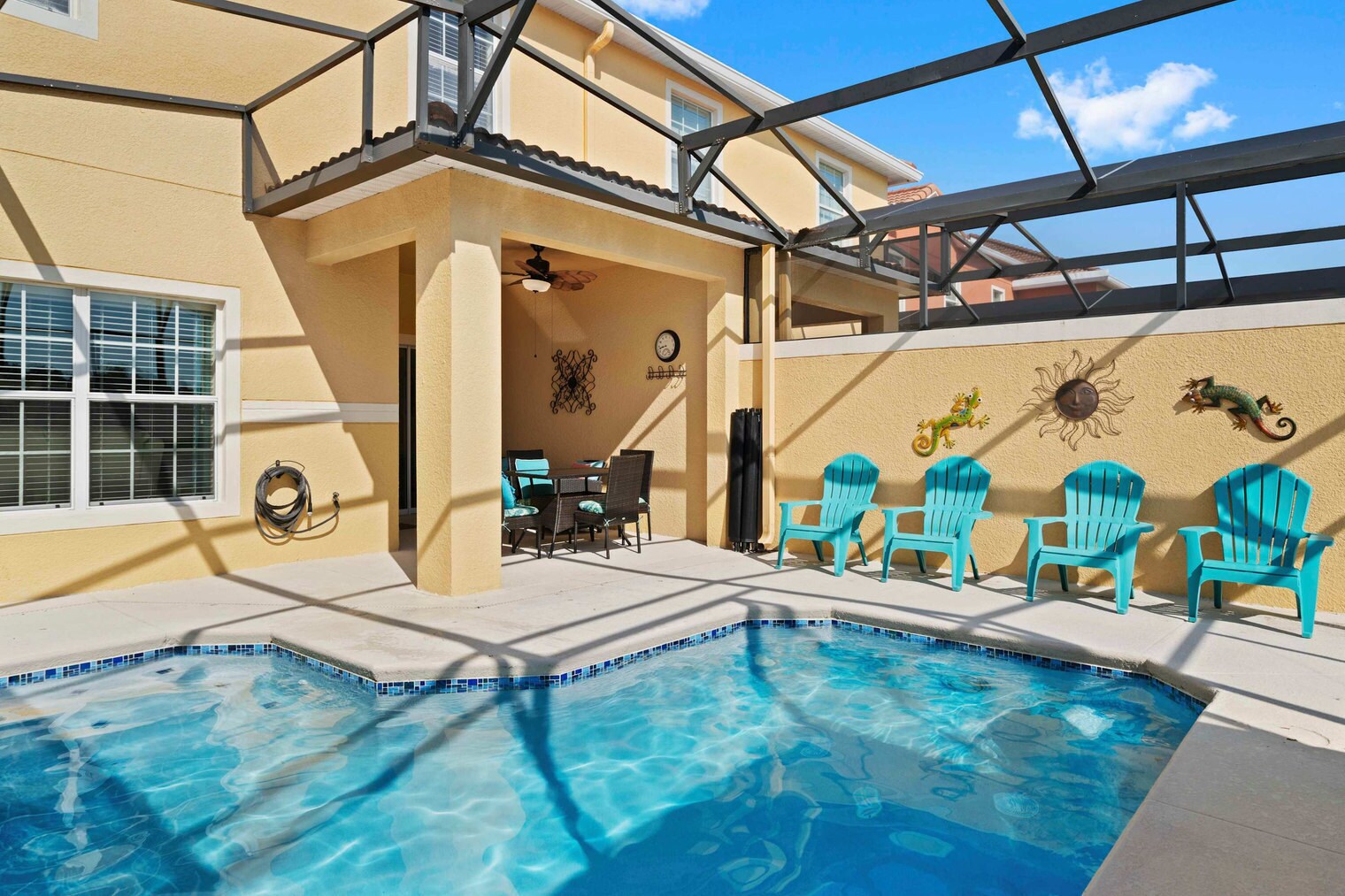 Building Photo - 3059 Beach Palm Ave
