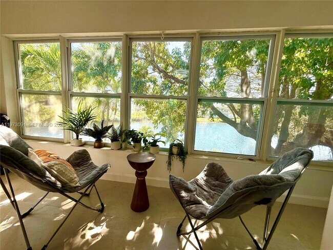 Building Photo - 160 NE 203rd Terrace