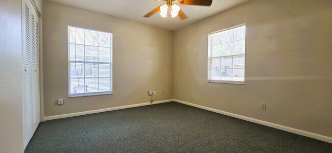 Building Photo - 1431 Thousand Roses Dr S