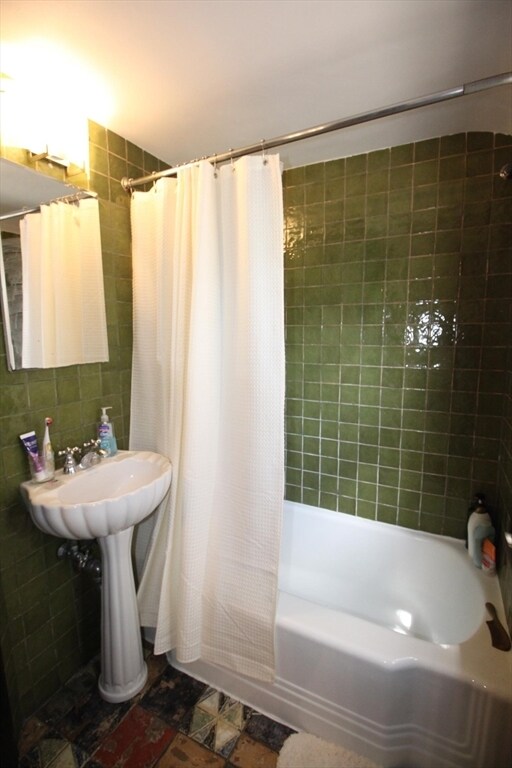 Building Photo - 33 Beacon St