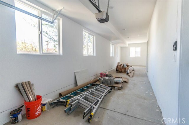 Building Photo - 5144 Riverton Ave
