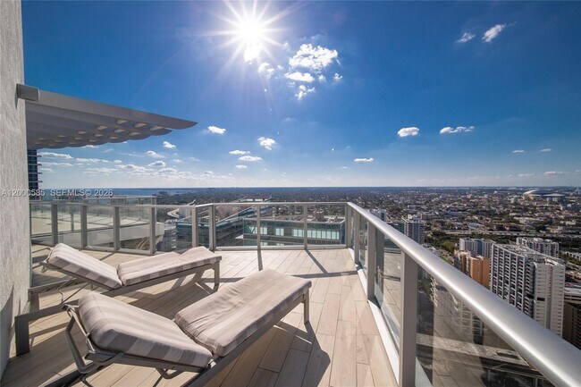 Building Photo - 1100 S Miami Ave