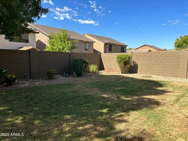 Building Photo - 4403 W Powell Dr