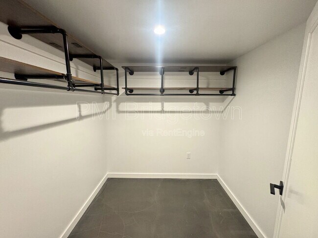 Building Photo - 7300 N Mobile Ave