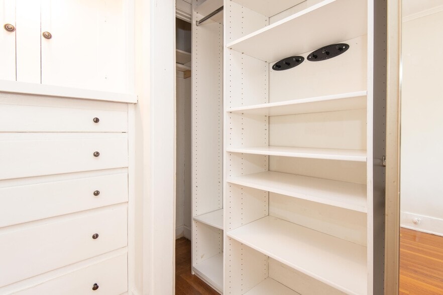 Building Photo - 2001 1/2 Pinehurst Rd