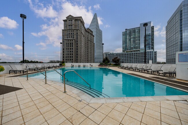 Building Photo - 3324 Peachtree Rd NE