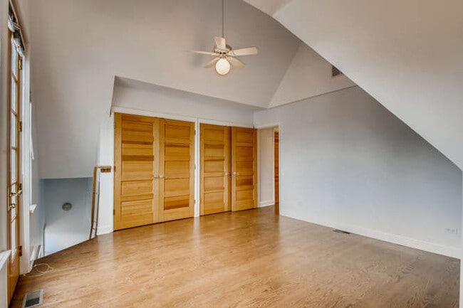 Building Photo - 1429 W Roscoe St