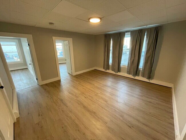 Building Photo - 541 Pine St