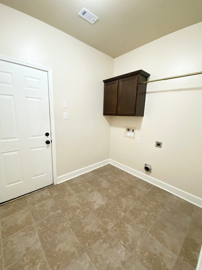 Building Photo - 103 Wood Moss Wy