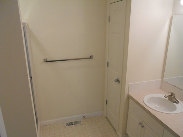 Building Photo - DUPONT! 3 BEDROOM 2.5 BATH CONDO WITH 2 CA...