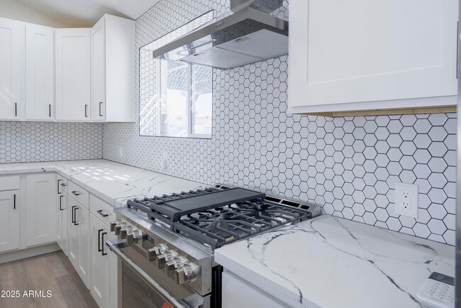 Building Photo - 4148 N Westview Dr