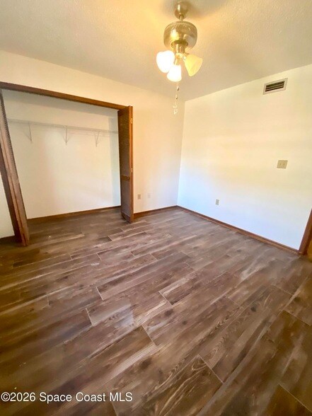 Building Photo - 1600 Woodland Dr