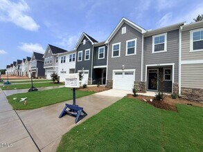 Building Photo - 228 Deercroft Dr