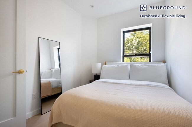 Building Photo - 285 Kingsland Ave