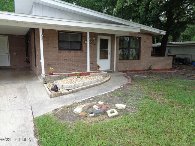 Primary Photo - 1050 Mantes Ave