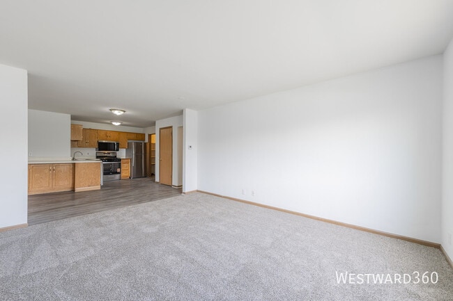Building Photo - 915 Spiros Ct