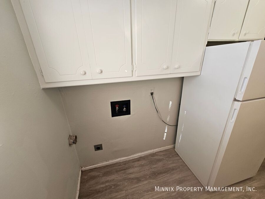 Building Photo - 1708 Yonkers-B