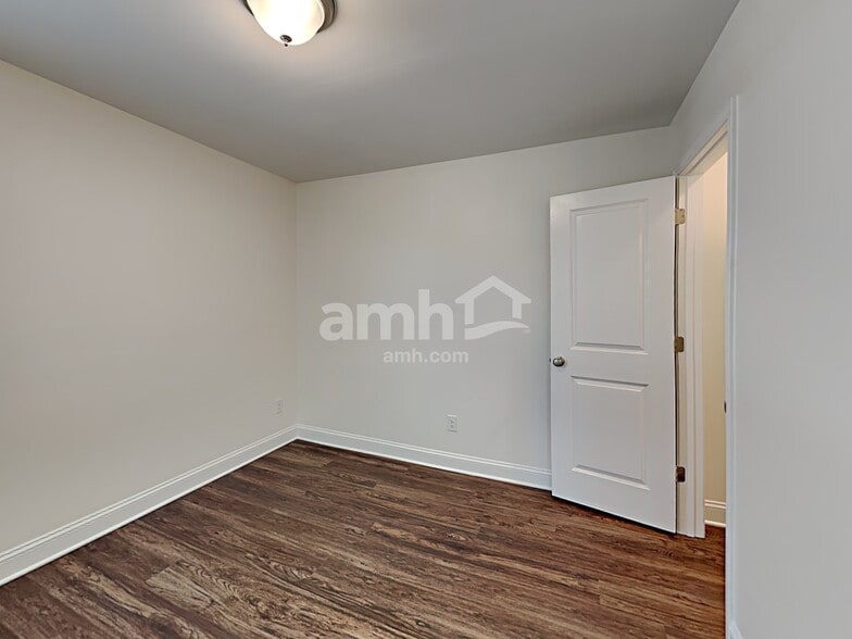 Building Photo - 3272 Brierhill Rd