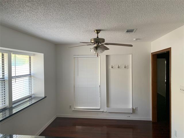 Building Photo - 1520 Parkside Dr